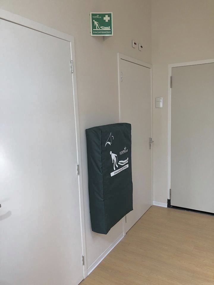Evacuation mat and cover